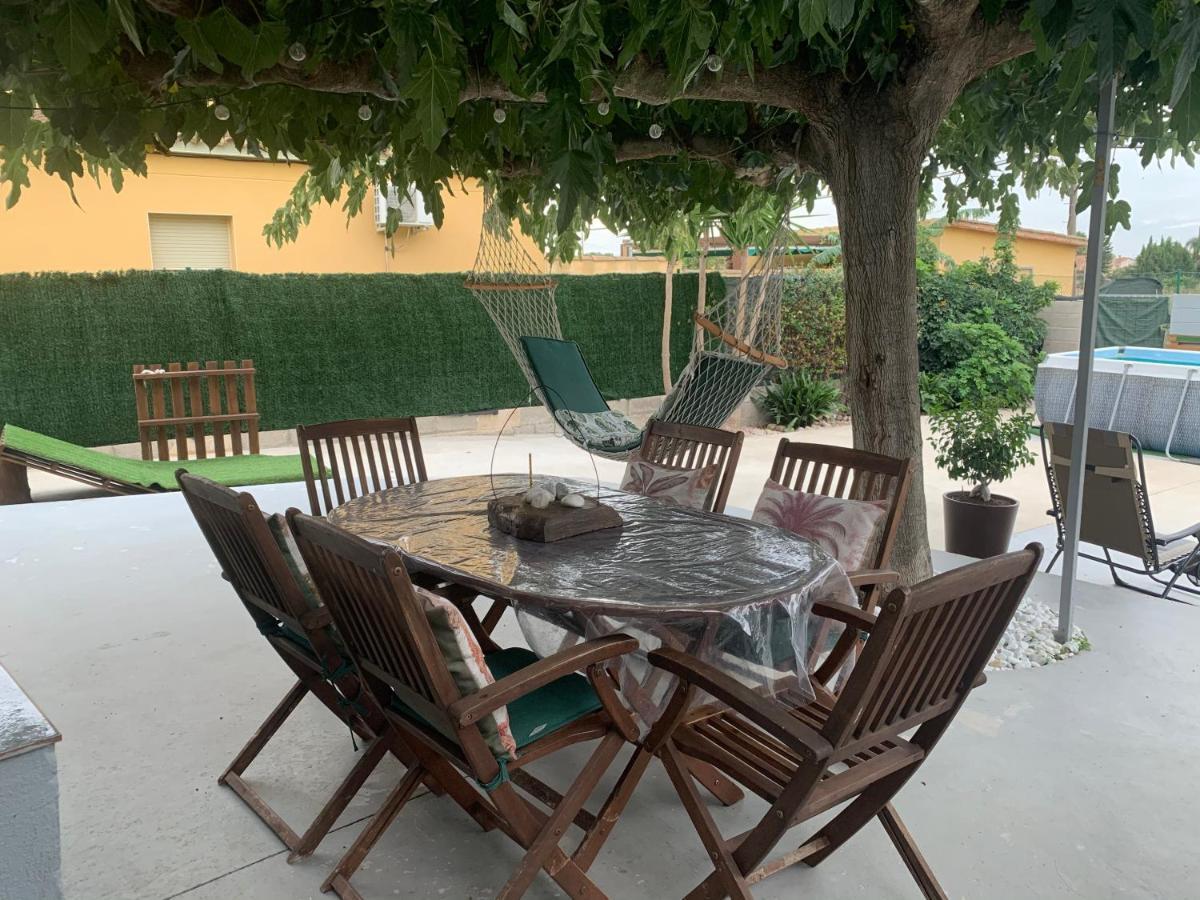 Gasthaus Casa Enric , Con Zona Infantil, Piscina Y Parking Privado Deltebre Exterior foto