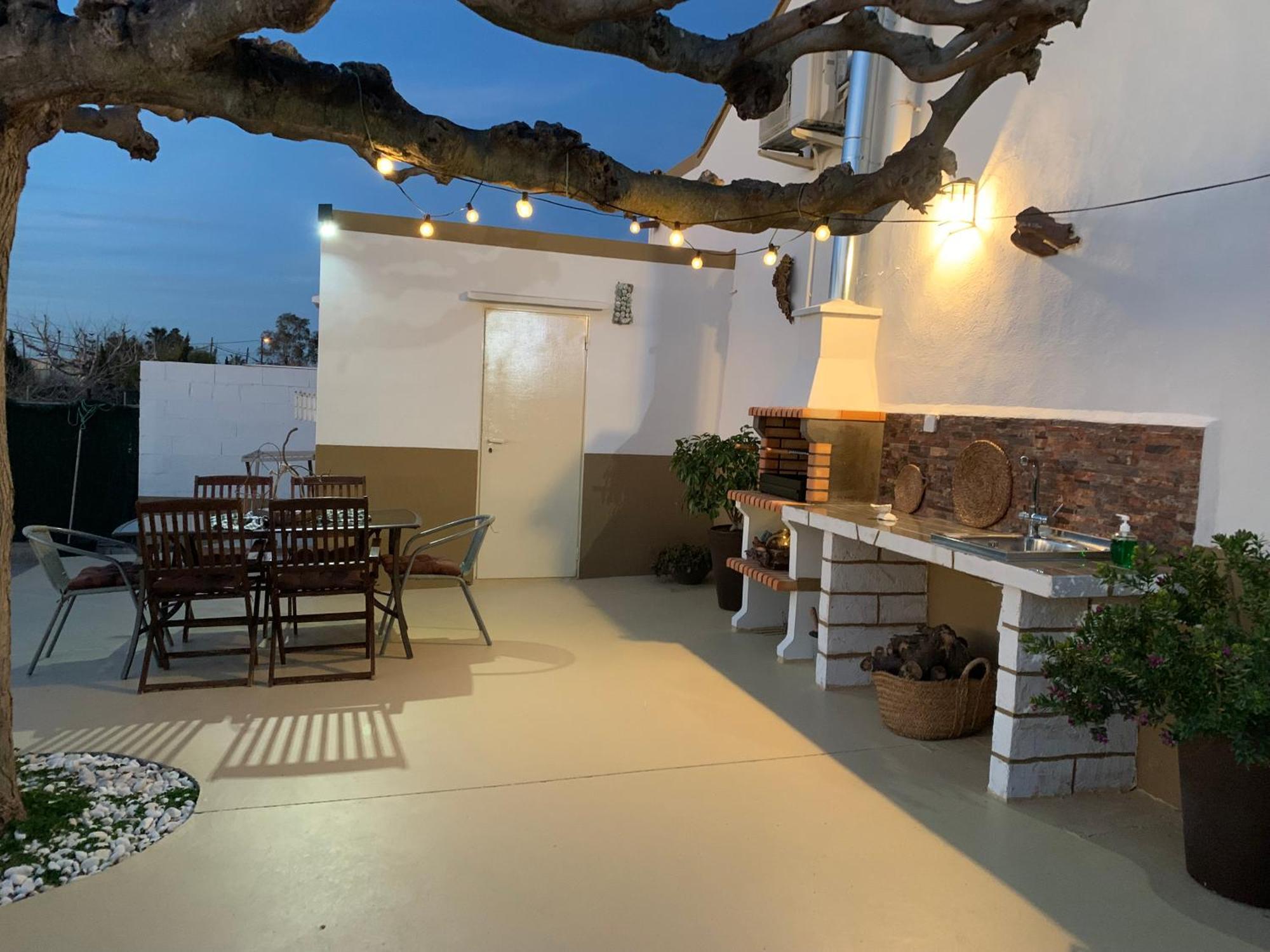 Gasthaus Casa Enric , Con Zona Infantil, Piscina Y Parking Privado Deltebre Exterior foto