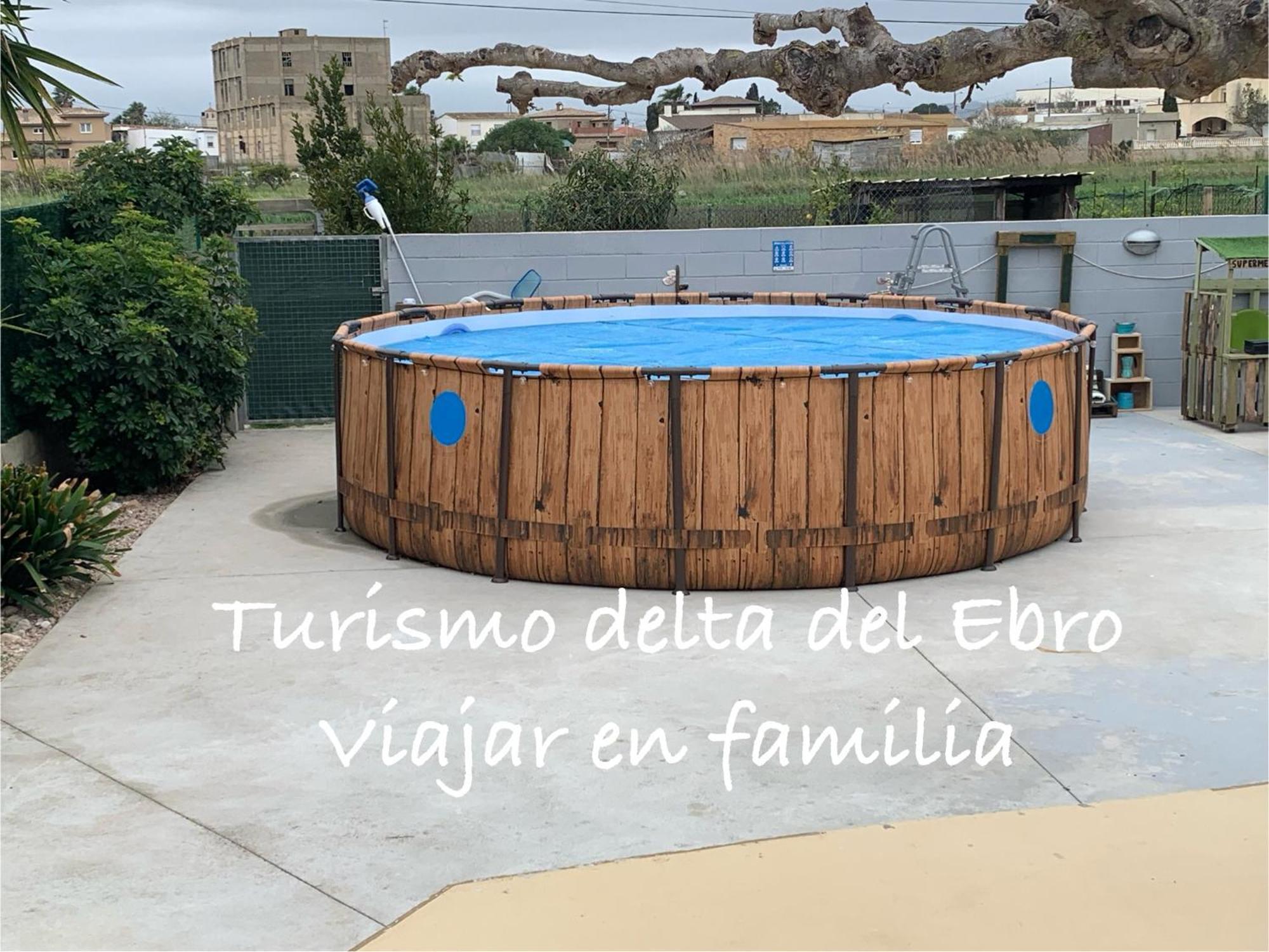 Gasthaus Casa Enric , Con Zona Infantil, Piscina Y Parking Privado Deltebre Exterior foto